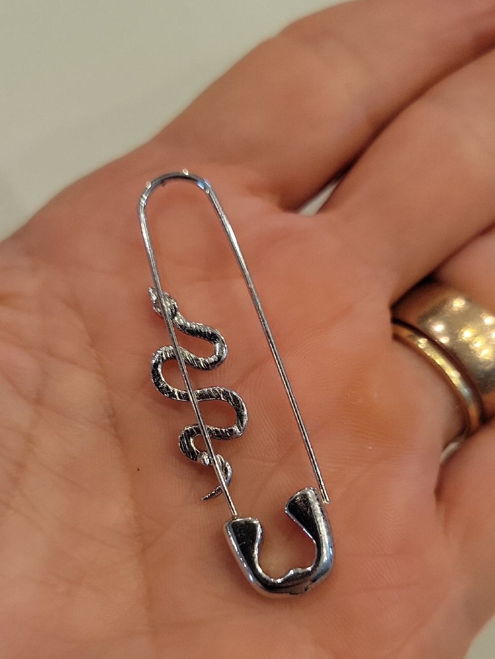 Trendy Snake Safety Pin Earrings - Picture 3 of 4